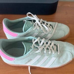 Adidas gazelle mint green pink size 4,5 sold out used in good shape
